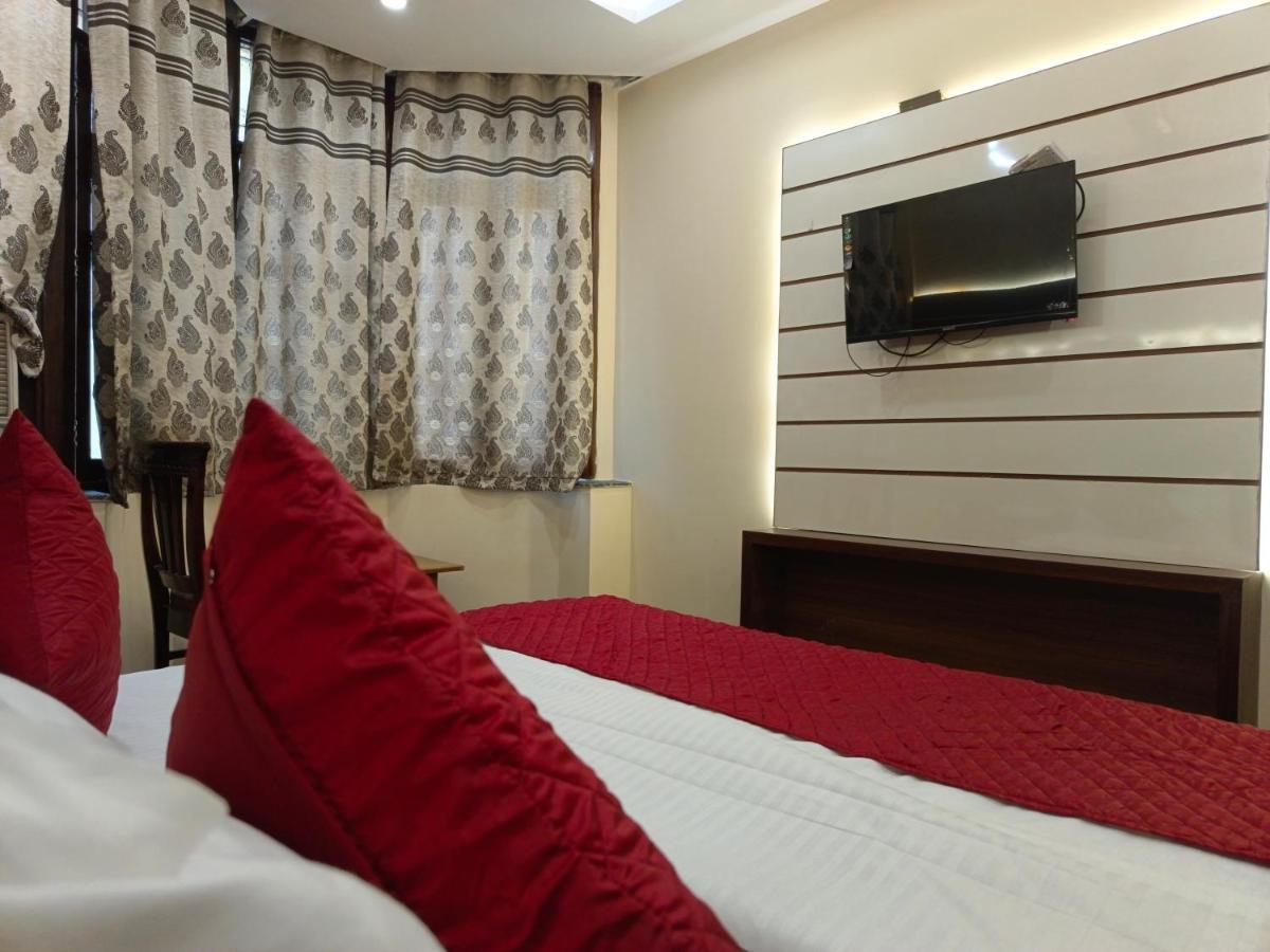 Hotel Batra Home Nizamuddin ニューデリー エクステリア 写真