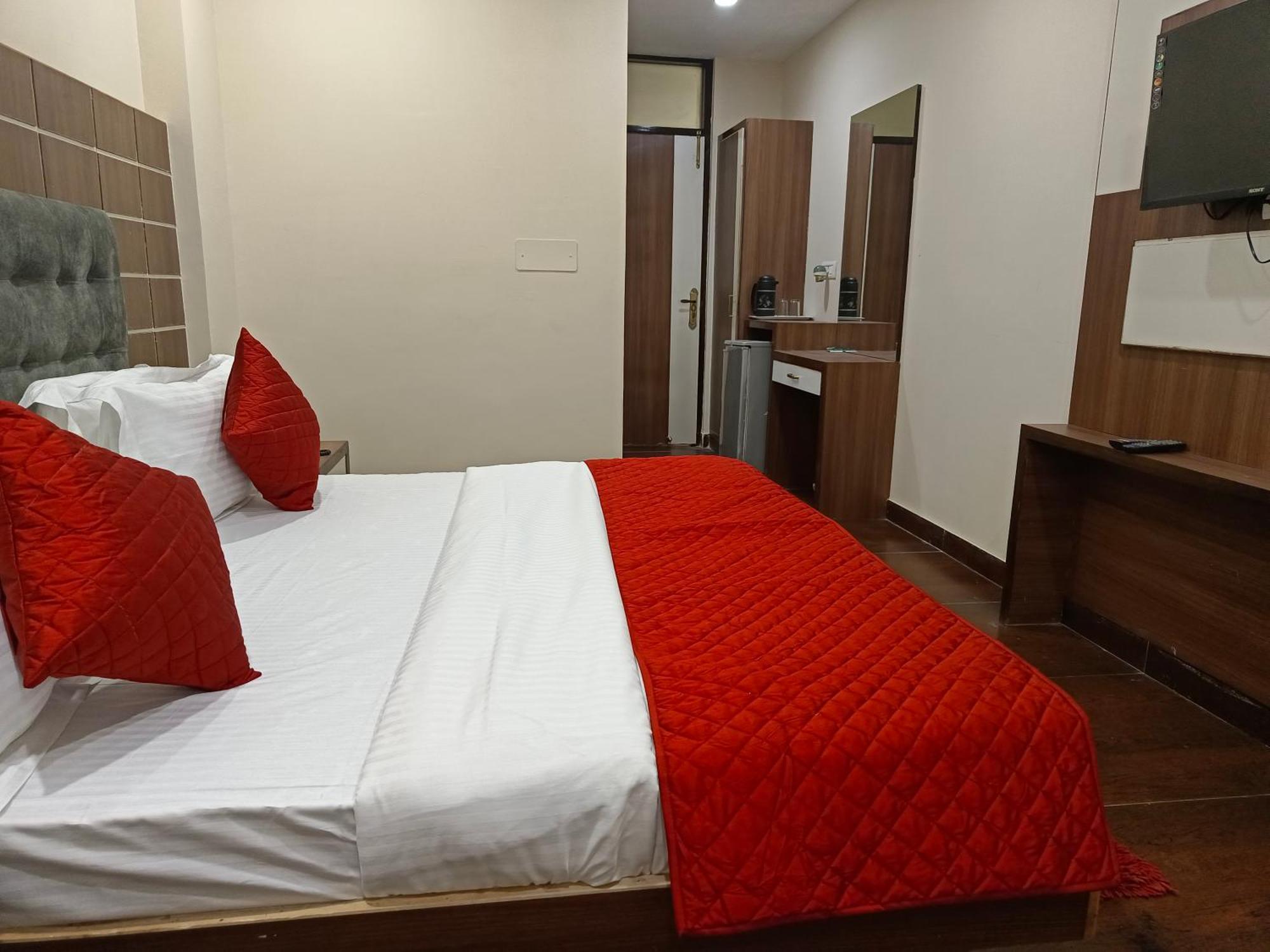 Hotel Batra Home Nizamuddin ニューデリー 部屋 写真